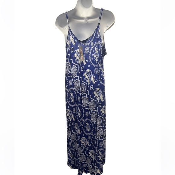 Blue and White Elephant Print Dress. BL/RD12 - Picture 2 of 4